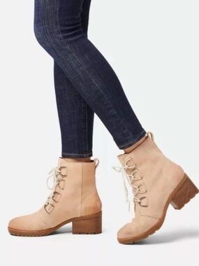 SOREL Women's Cate Lace Bootie in the color Burro Size 8